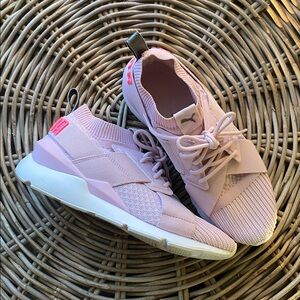 Women’s PUMA Sneaker